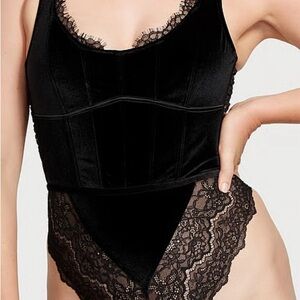 Victoria Secret Wicked Velvet Unlined Vintage Lace Corset Teddy